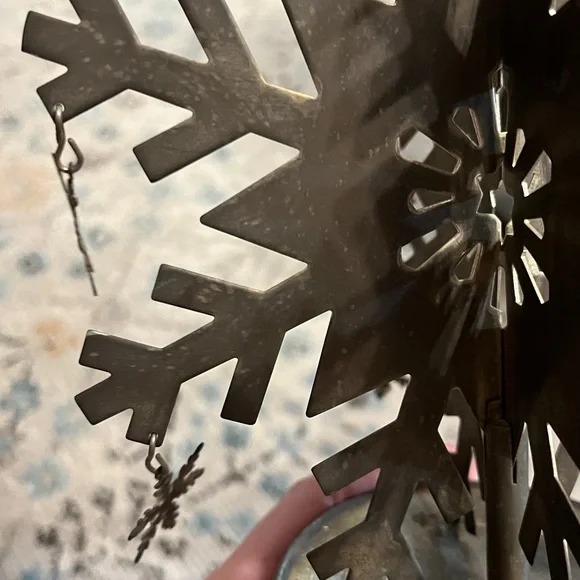 Vintage Metal Silver Snowflake Musicbox Decor - Picture 8 of 17